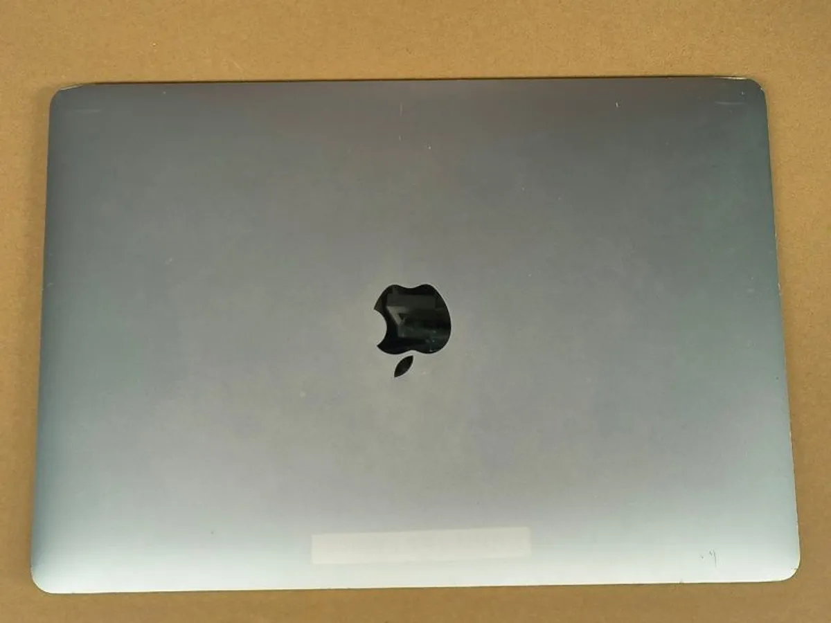 Apple MacBook Pro 13" 2017 Silver i7 2.5GHz 16GB 256GB SSD A1708 (Has a New Battery) - Image 2
