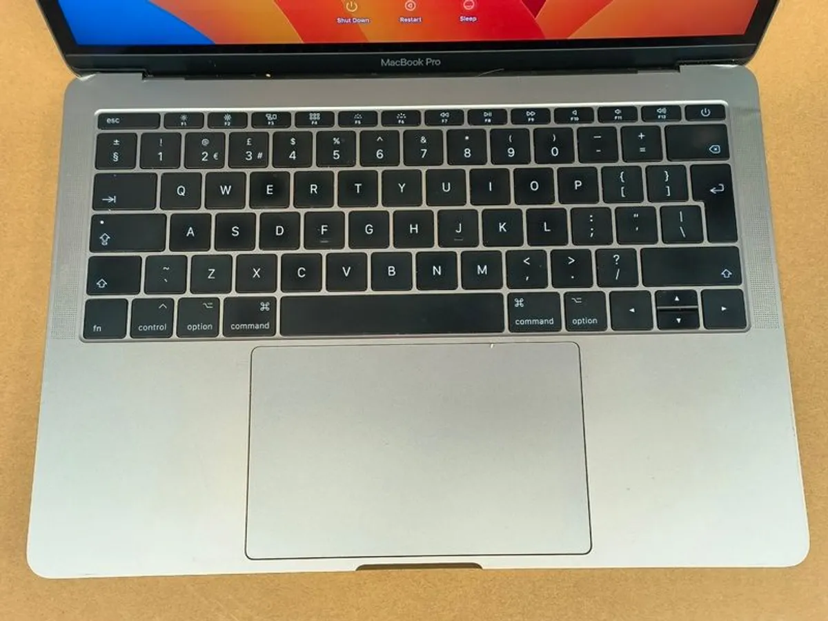 Apple MacBook Pro 13" 2017 Silver i7 2.5GHz 16GB 256GB SSD A1708 (Has a New Battery) - Image 4