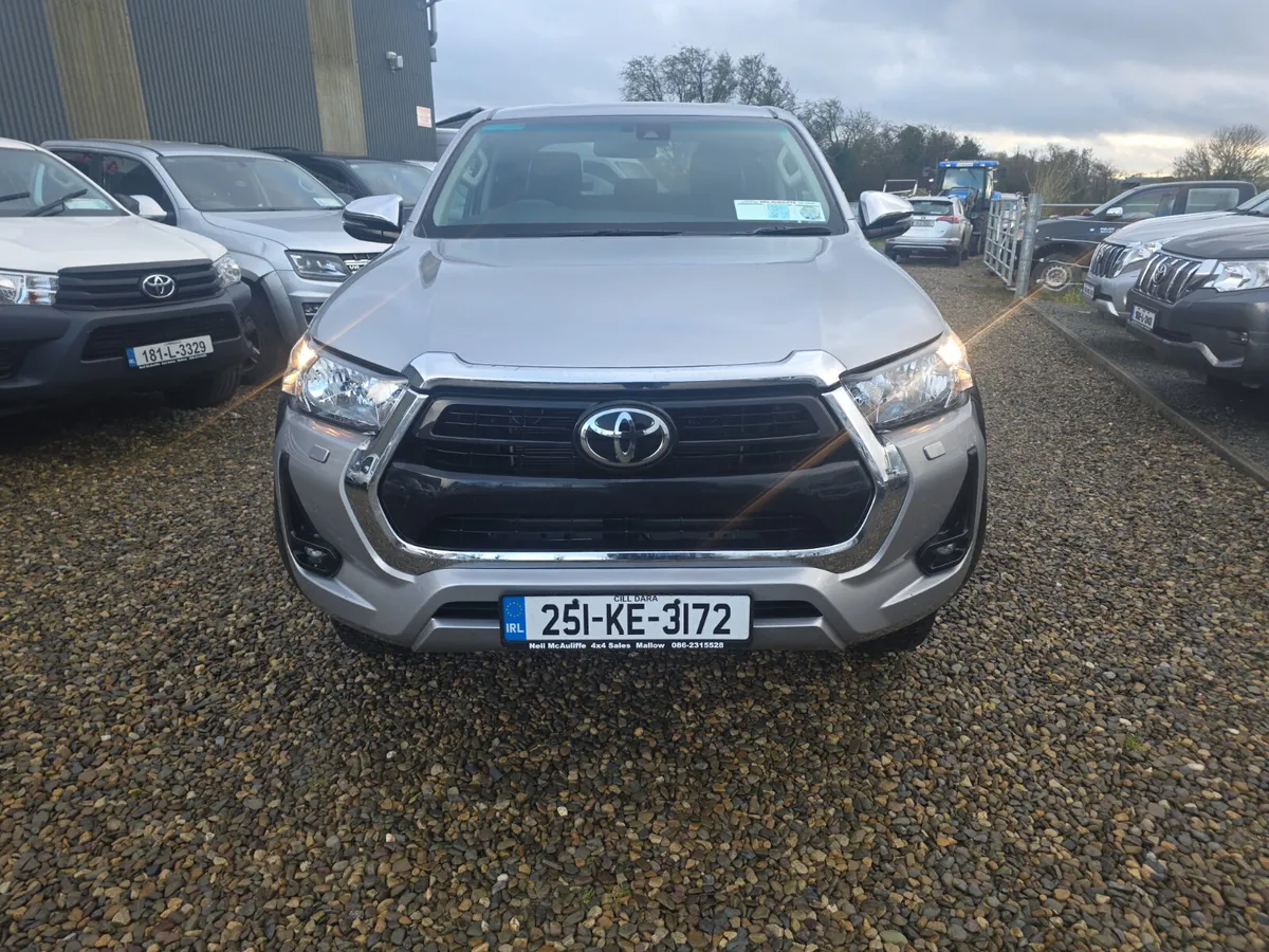 Toyota Hilux 2.8 D4D SR5 - Image 3
