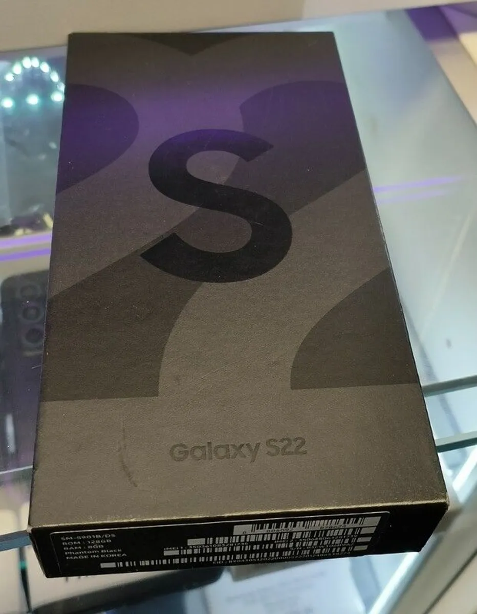 Samsung Galaxy S22 128GB/ 8GB RAM Dual Sim Unlocked Black (New) - Image 1