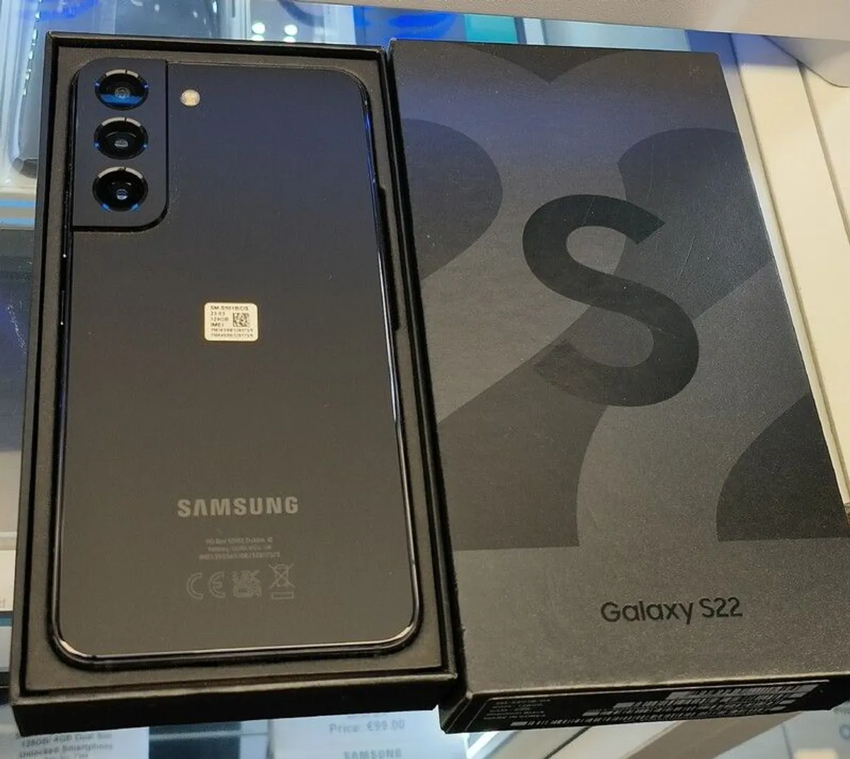 Samsung Galaxy S22 128GB/ 8GB RAM Dual Sim Unlocked Black (New) - Image 3