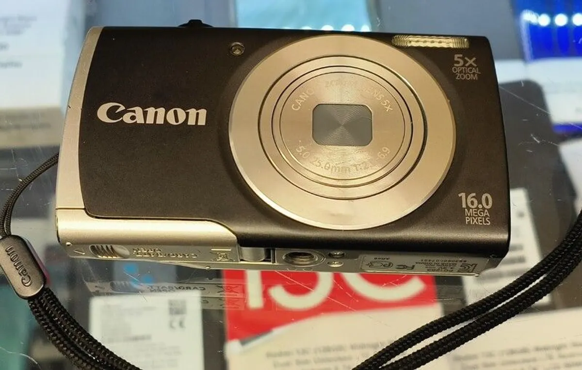 Canon PowerShot A2500 16.0 MP Digital Camera with 5X Optical Zoom and 720p HD Video Recording - Image 2