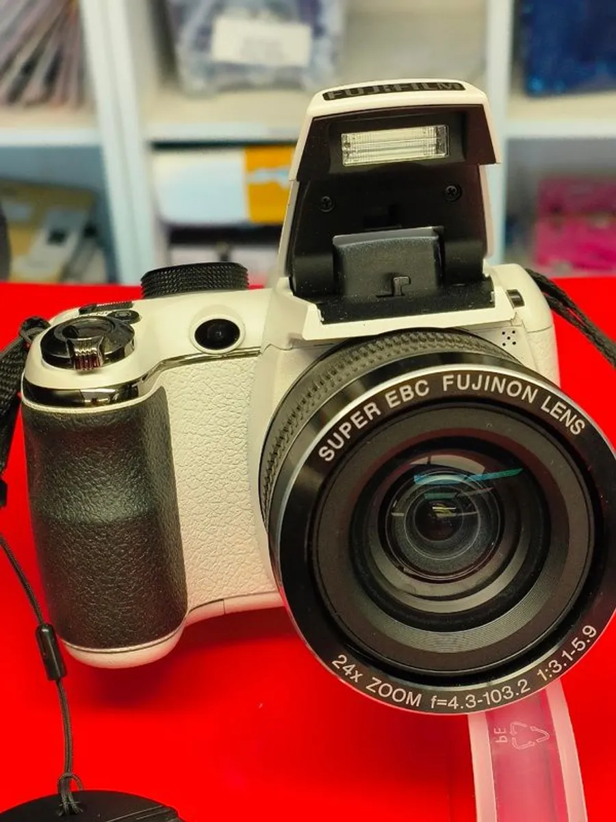 Fujifilm FinePix S4200 14MP Photography Photo Digital Camera/ Used - Image 3