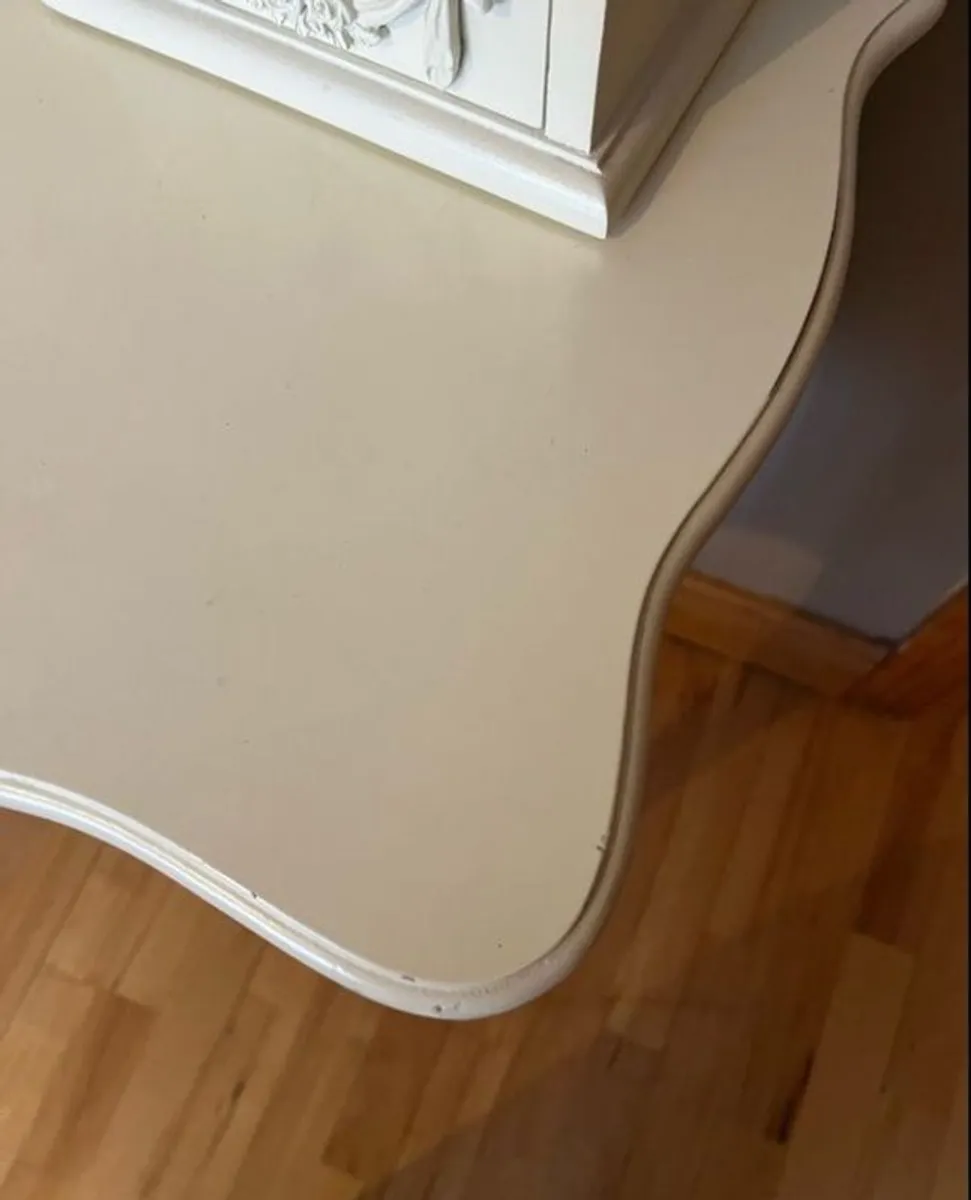 dressing table - Image 1