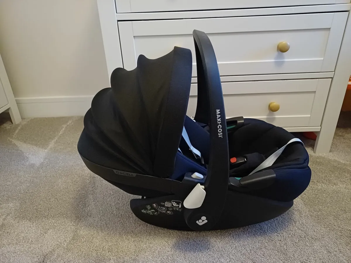 Maxi Cosie Pebble 360 Pro Car Seat - Image 1