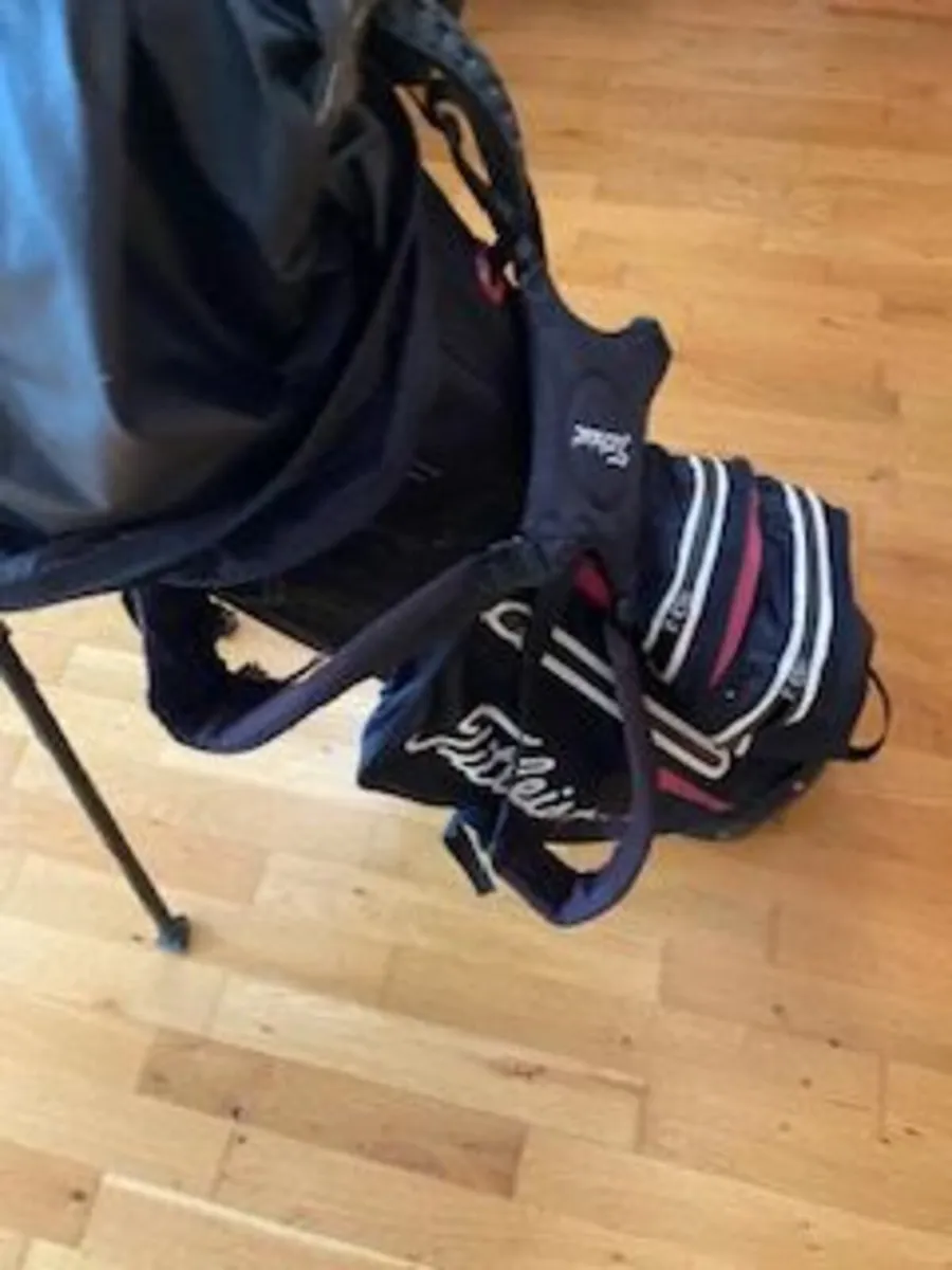 Titleist Staydry carry bag - Image 4