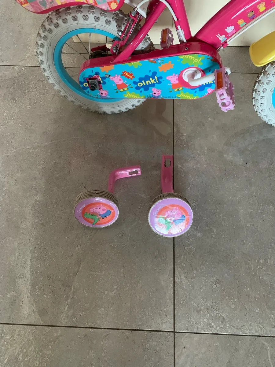 Peppa pig 12 inch girls bike - Image 3