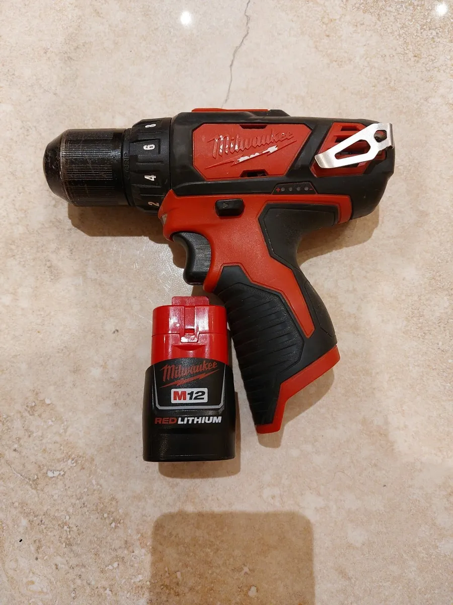 Milwaukee M12 drill driver - Image 1