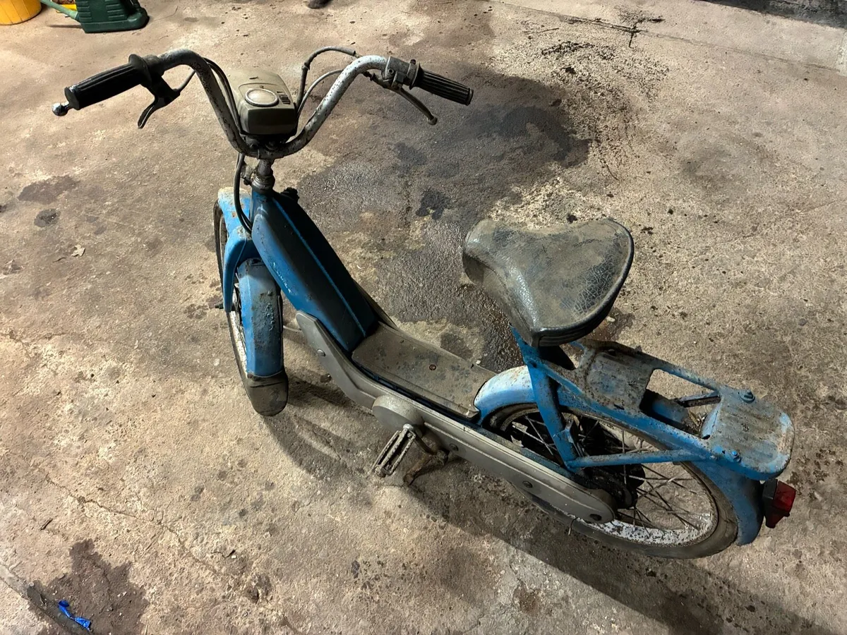 Vintage Moped - Image 3