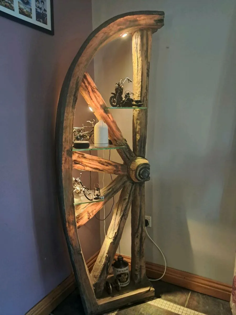 Wagon Wheel Display for Sale )