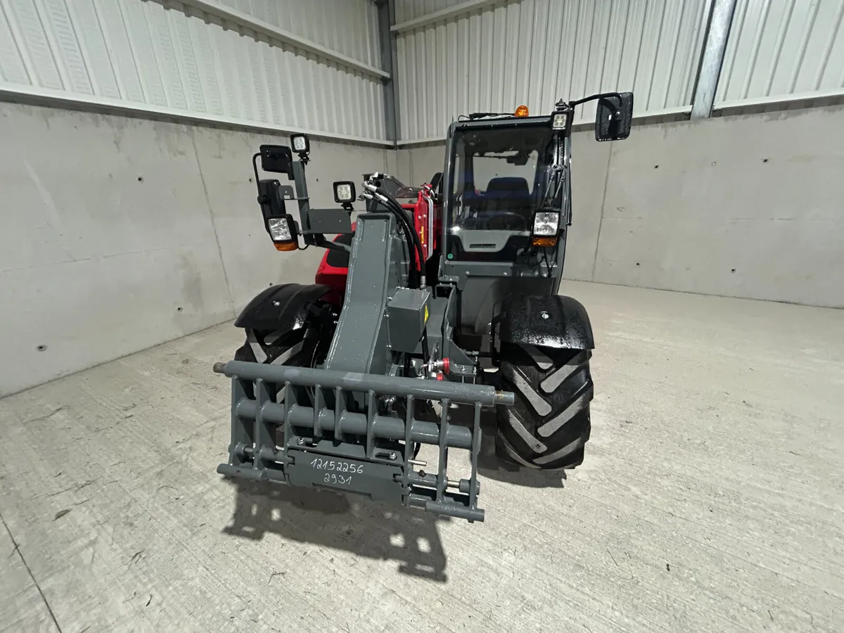 New Weidemann T5522 Loader - Image 3
