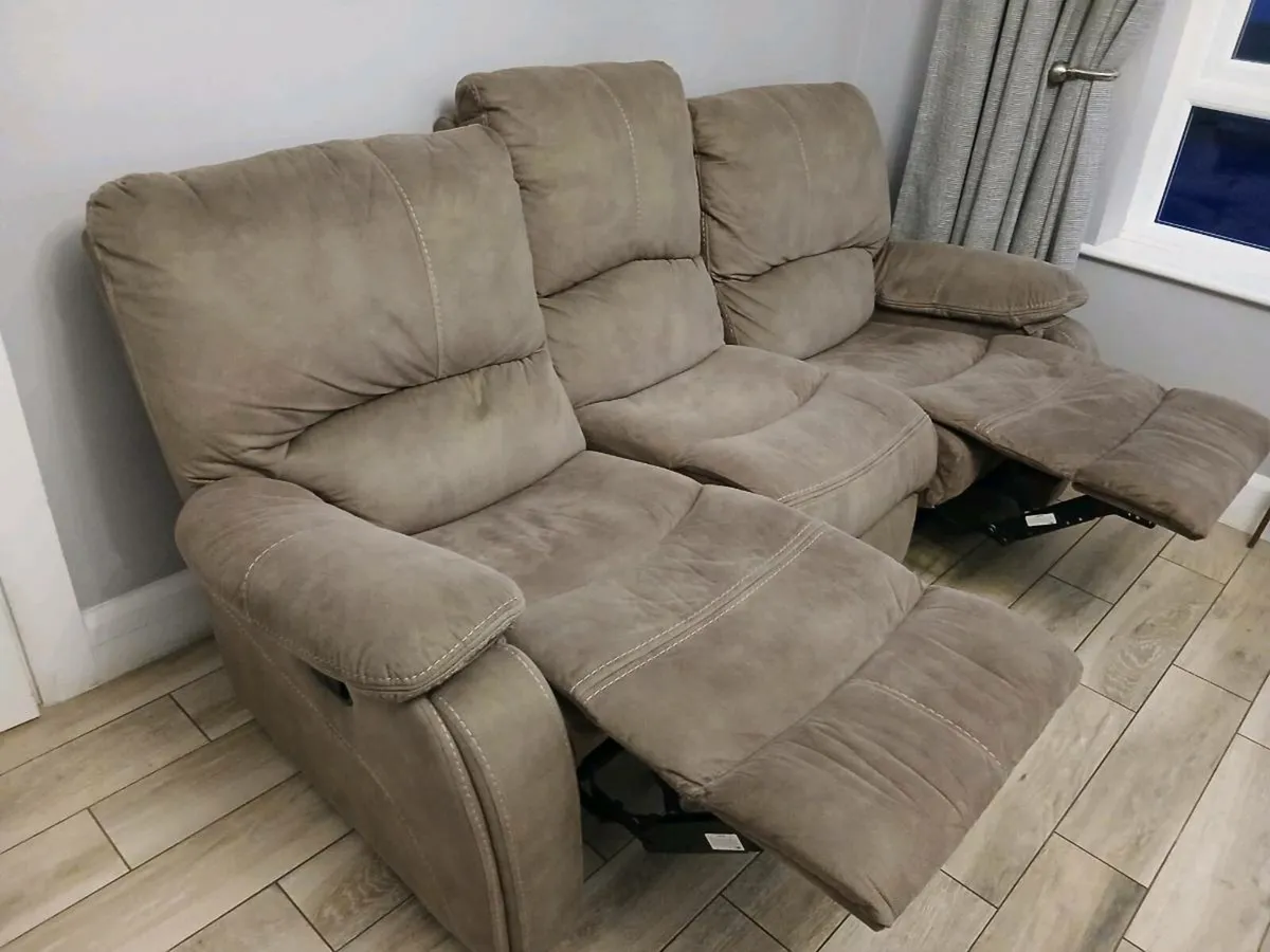 3 seater recliner - Image 2