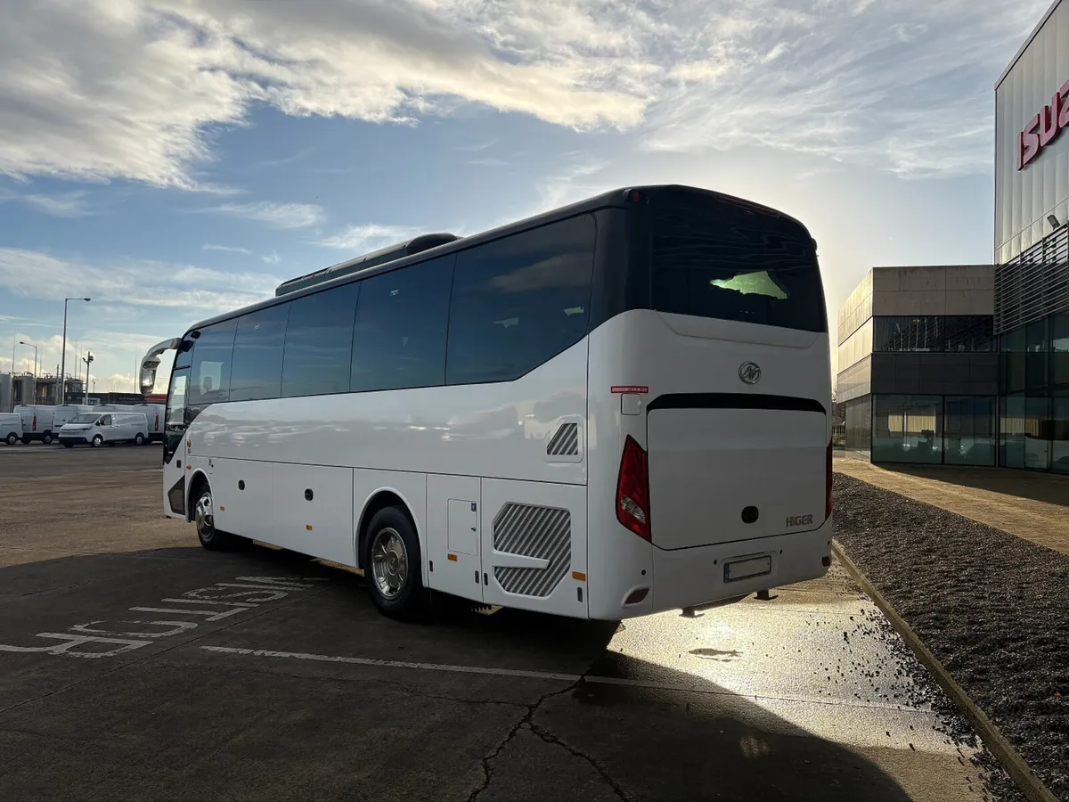 2022 Higer Super 9 - 41 seater - Image 4