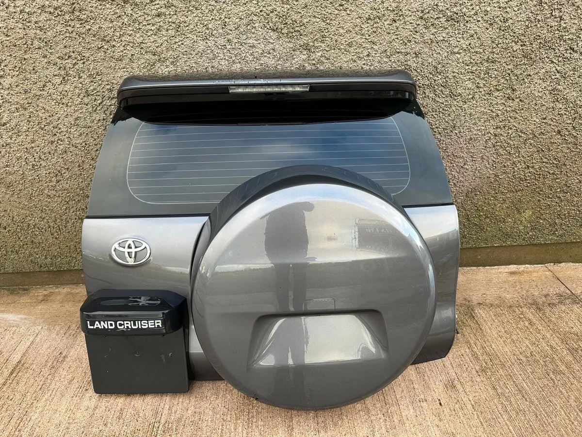 Landcruiser back door - Image 1