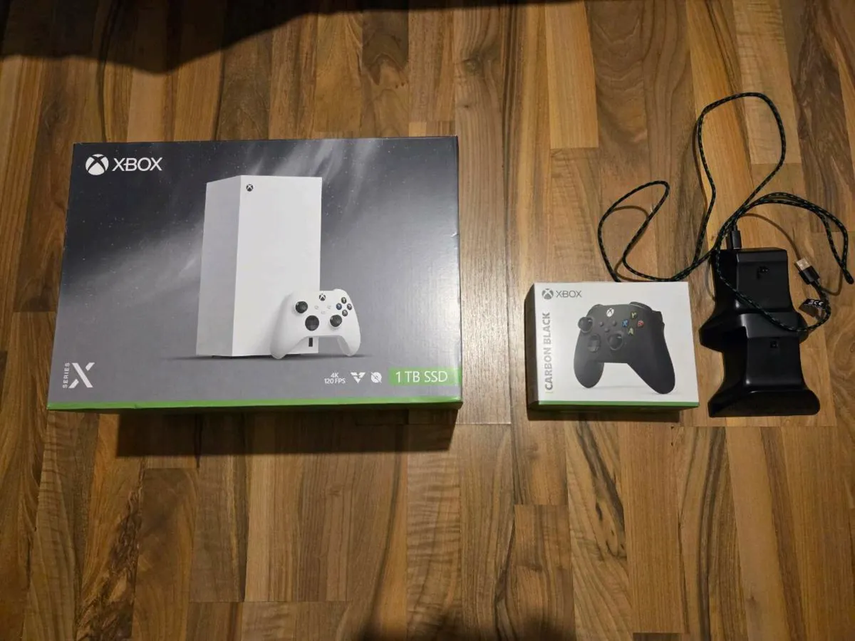 Xbox X  one  month old and receipt - Image 1