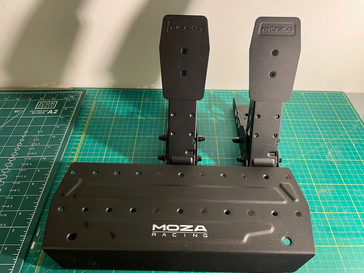 Moza Racing R5 WHEEL & PEDALS BUNDLE - Image 3