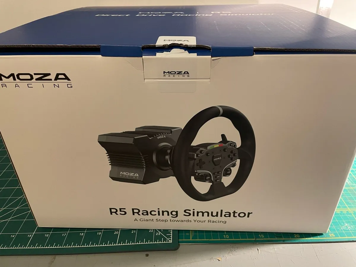 Moza Racing R5 WHEEL & PEDALS BUNDLE - Image 1