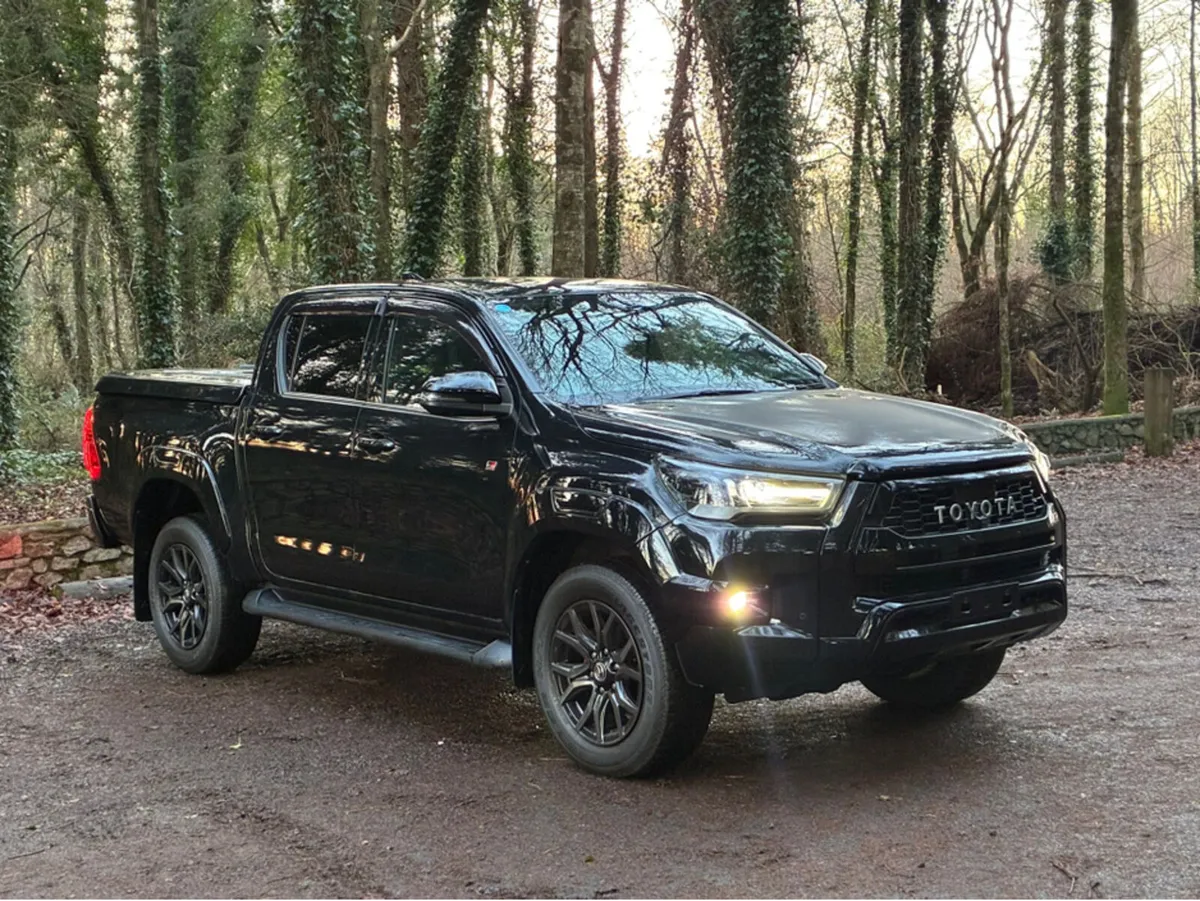 Toyota Hilux GR EDITION 2.4D 360 REV CAMERA  4X4 H - Image 3