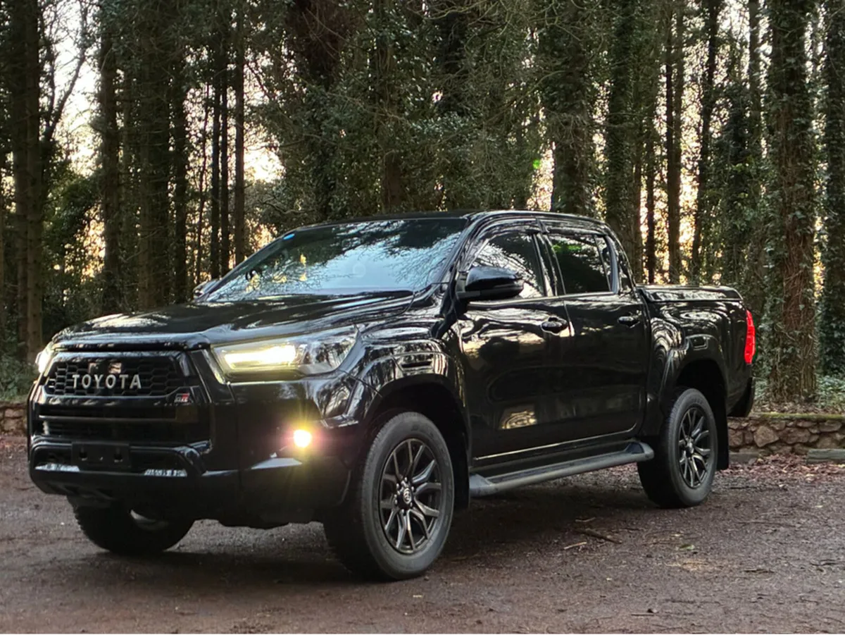 Toyota Hilux GR EDITION 2.4D 360 REV CAMERA  4X4 H - Image 1