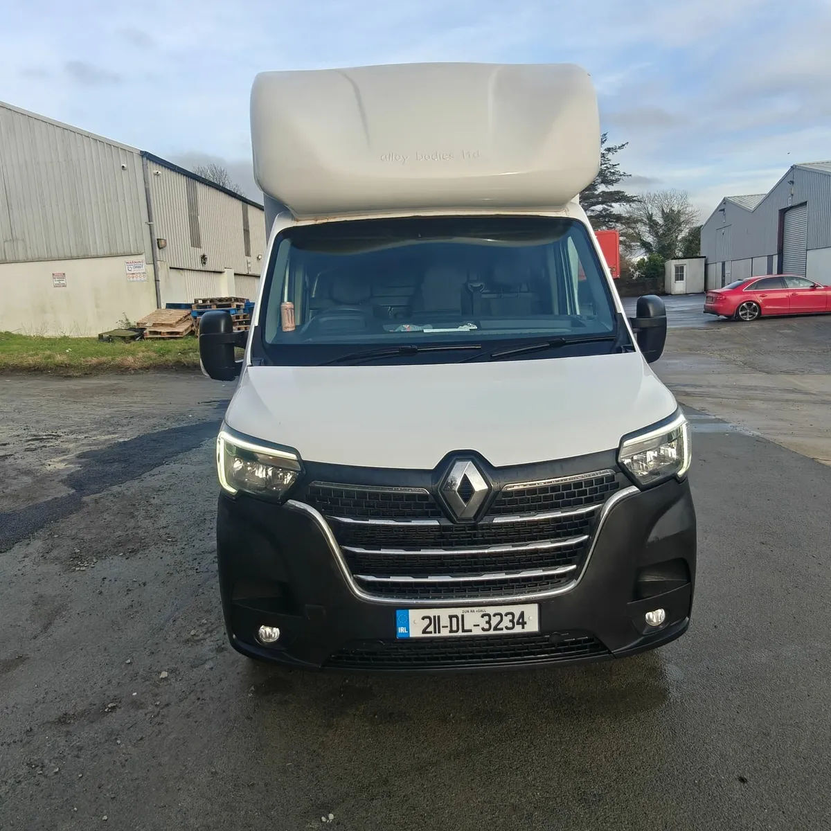 Renault Master Van low loader - Image 2