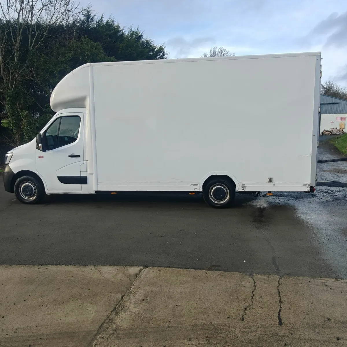 Renault Master Van low loader - Image 3