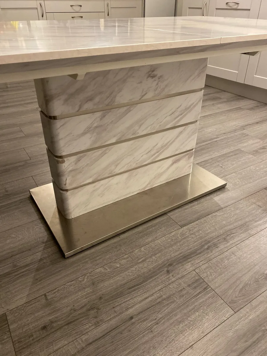 Kitchen table - Image 2