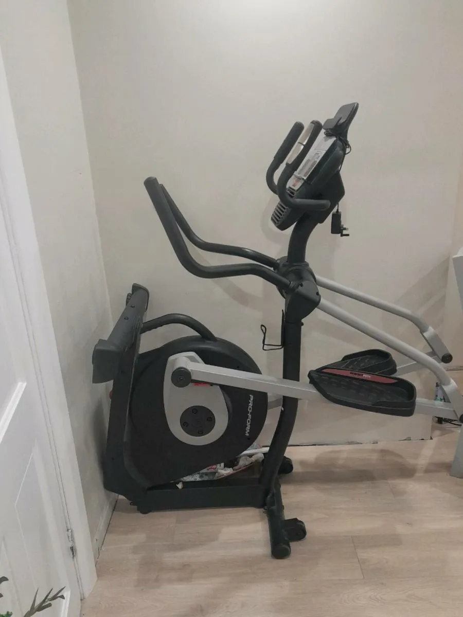 Cross trainer - Image 1
