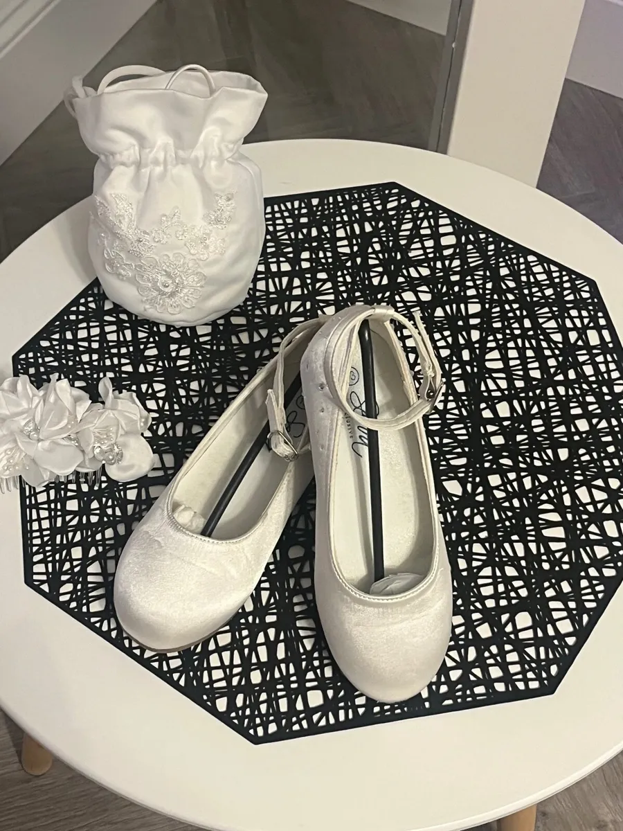 Communion dress - Image 3