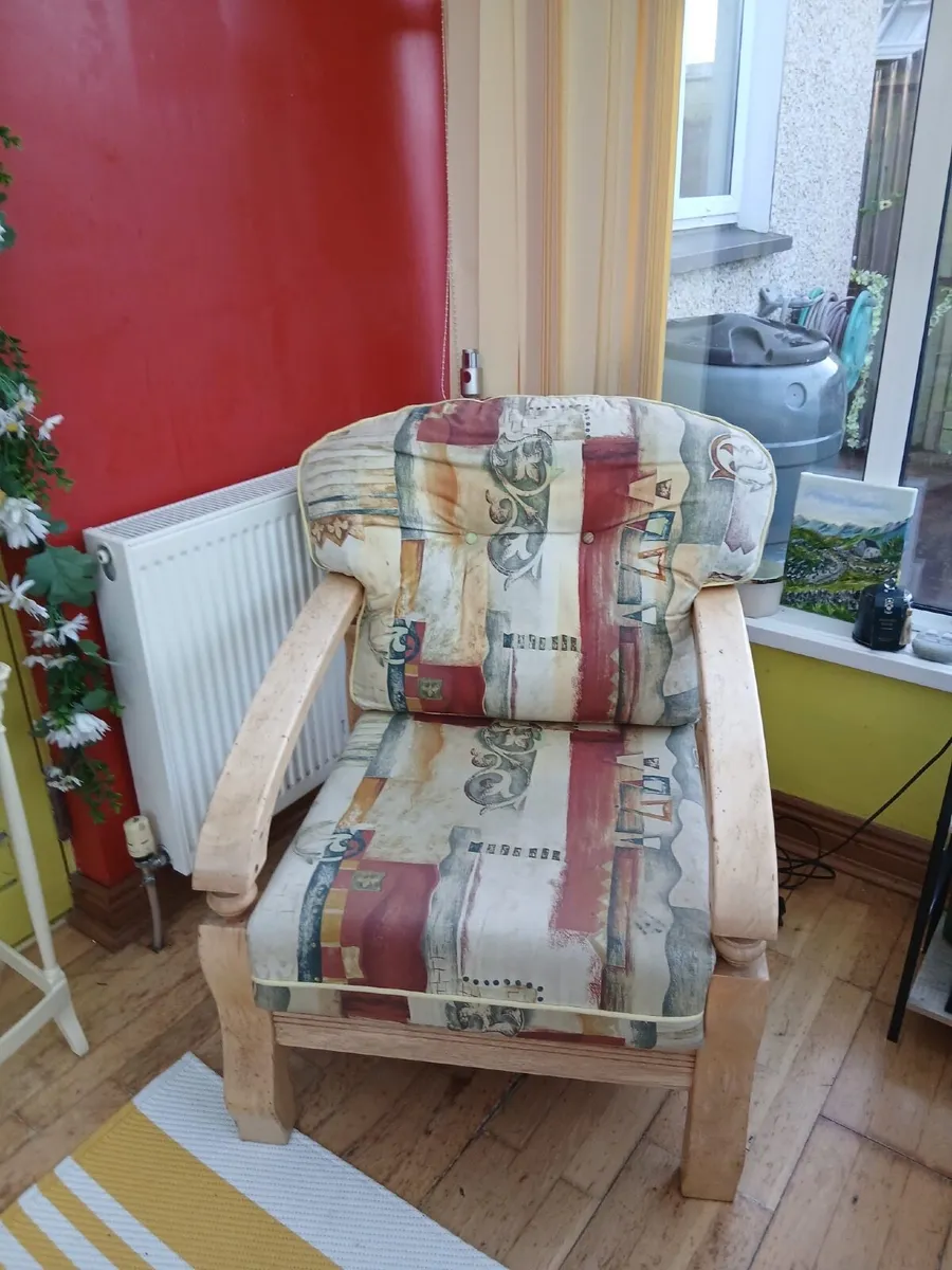 3 seater sofa and 2 armchairs - Image 3