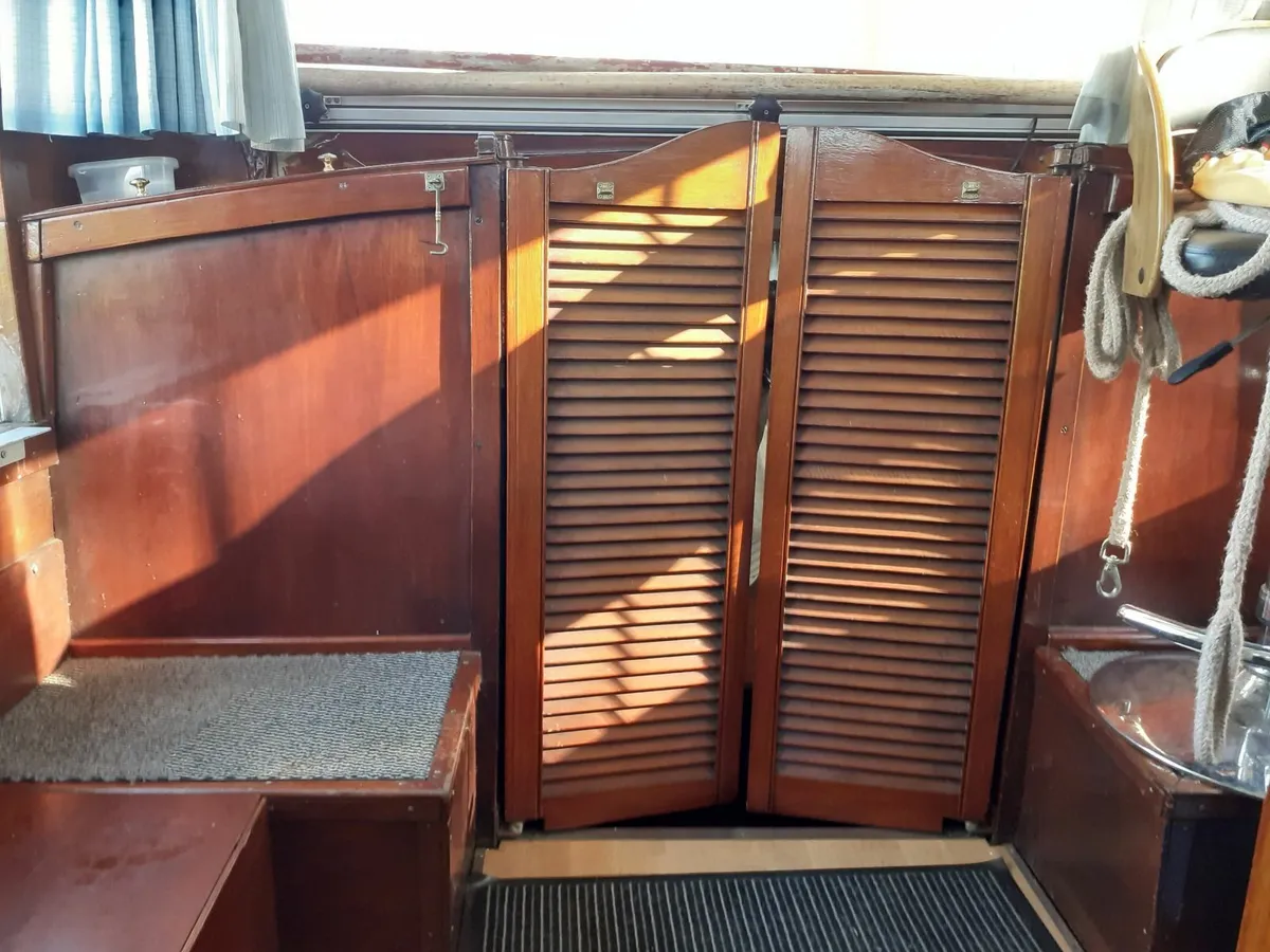 Dutch Cruiser Boat - Image 2