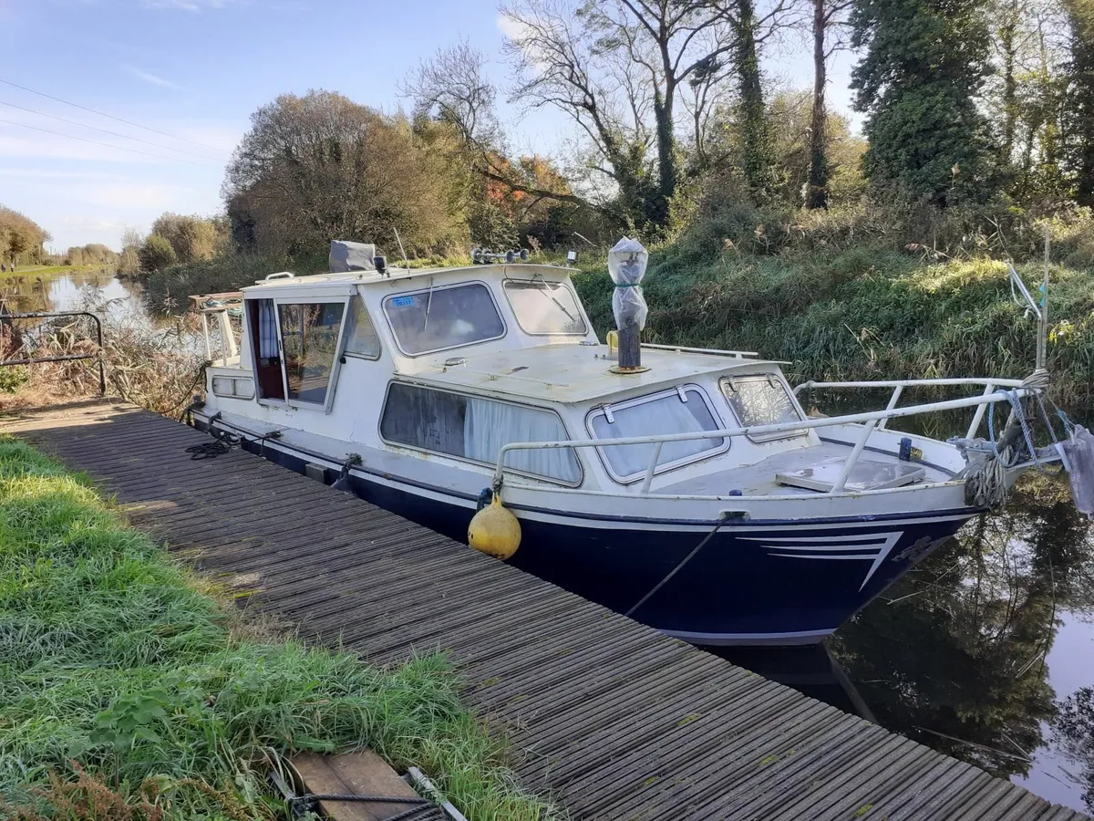Dutch Cruiser Boat - Image 1