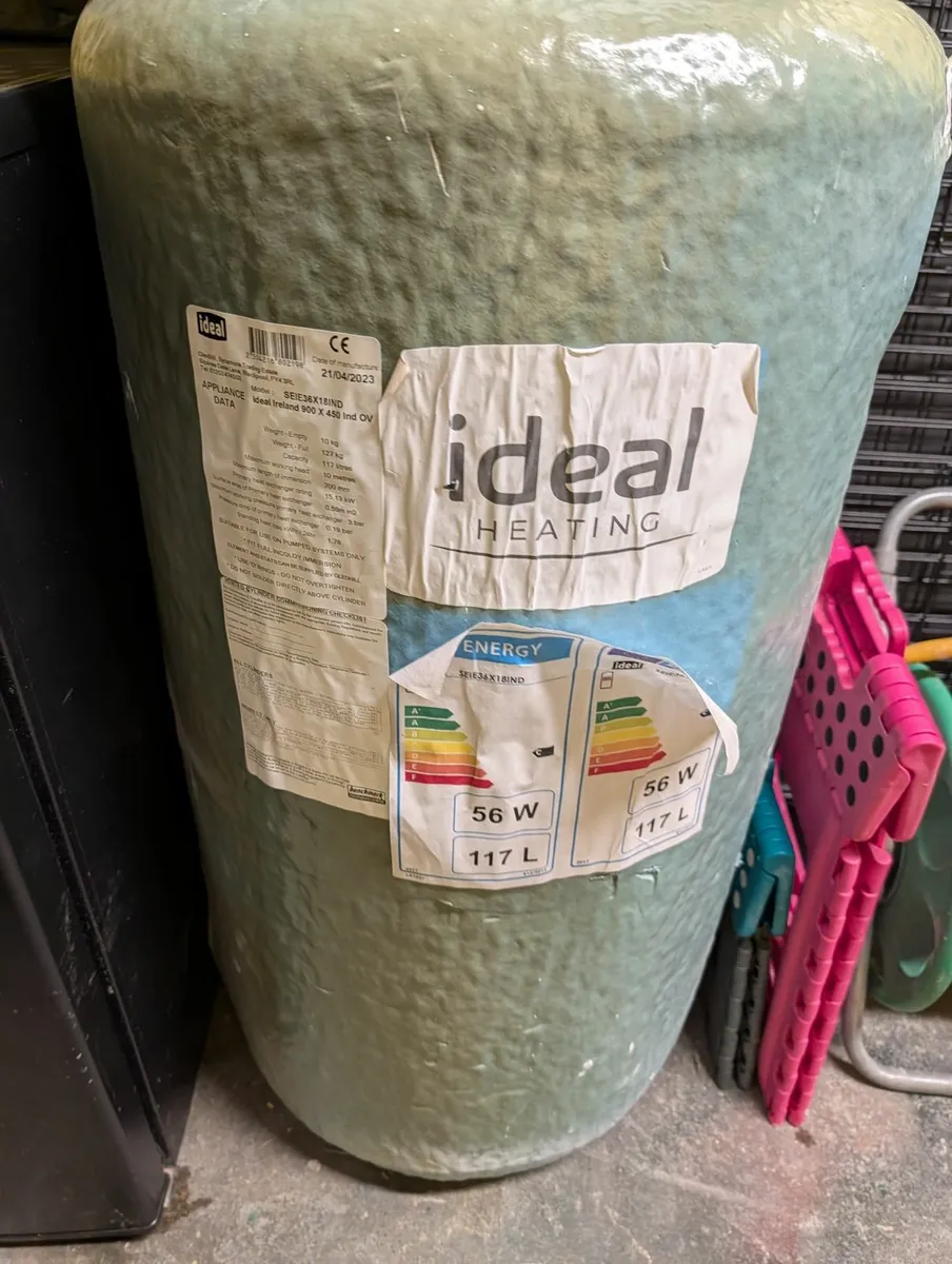 Dishwasher, fridge,hob, heating cylinder - Image 2