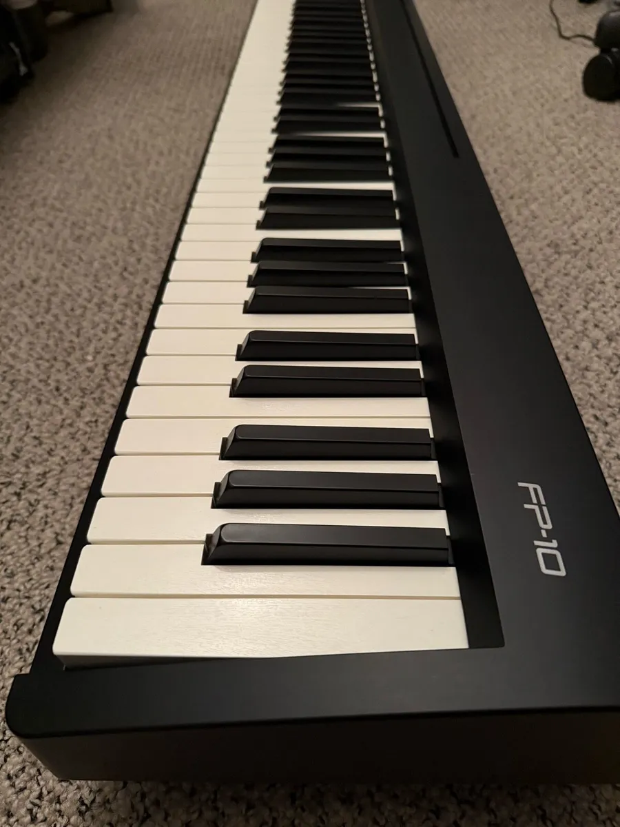 Roland FP10 Digital Piano - Image 2