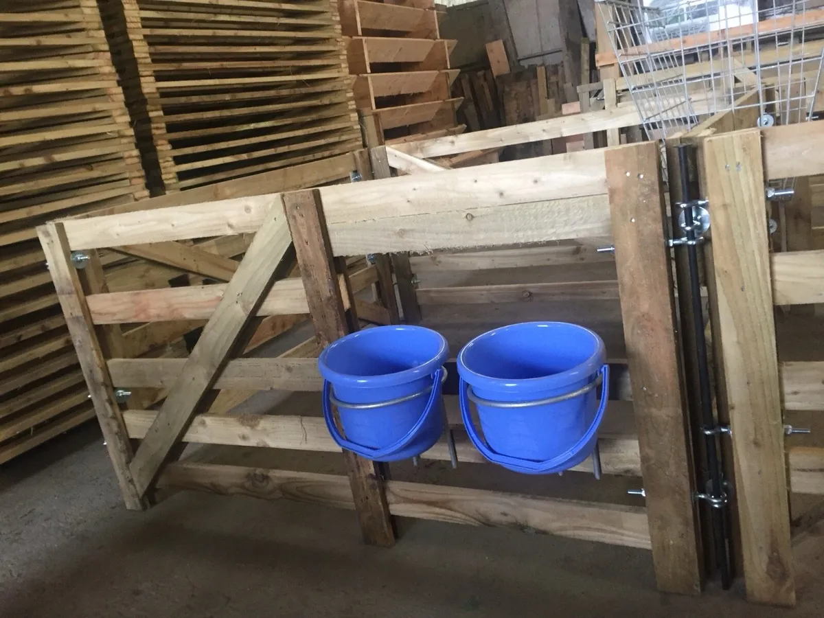 Lambing pens/ troughs - Image 4