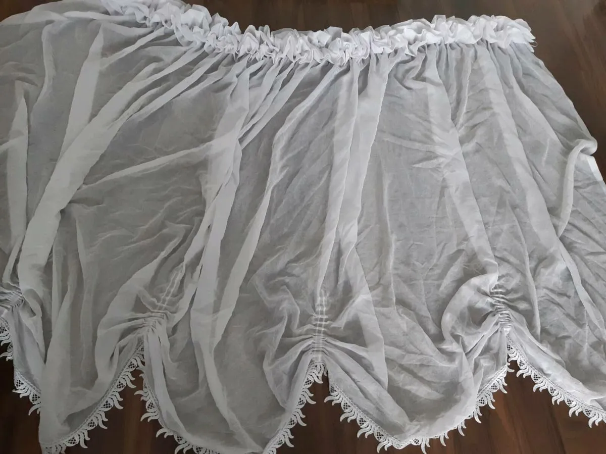 Net curtains - Image 1