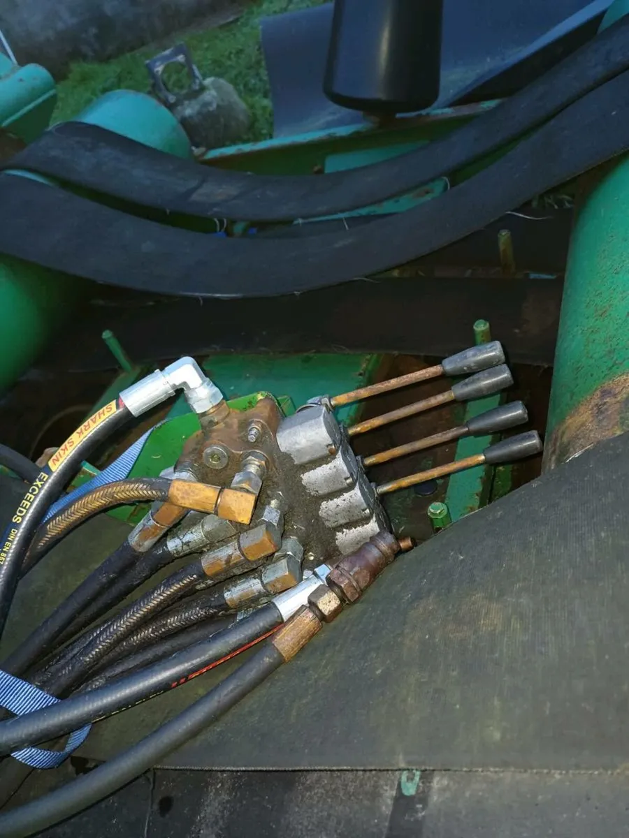 Conor bale wrapper - Image 2