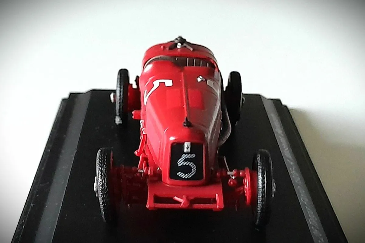 Collectable Diecast Model 1:43 – Maserati Tipo 26 - Image 3