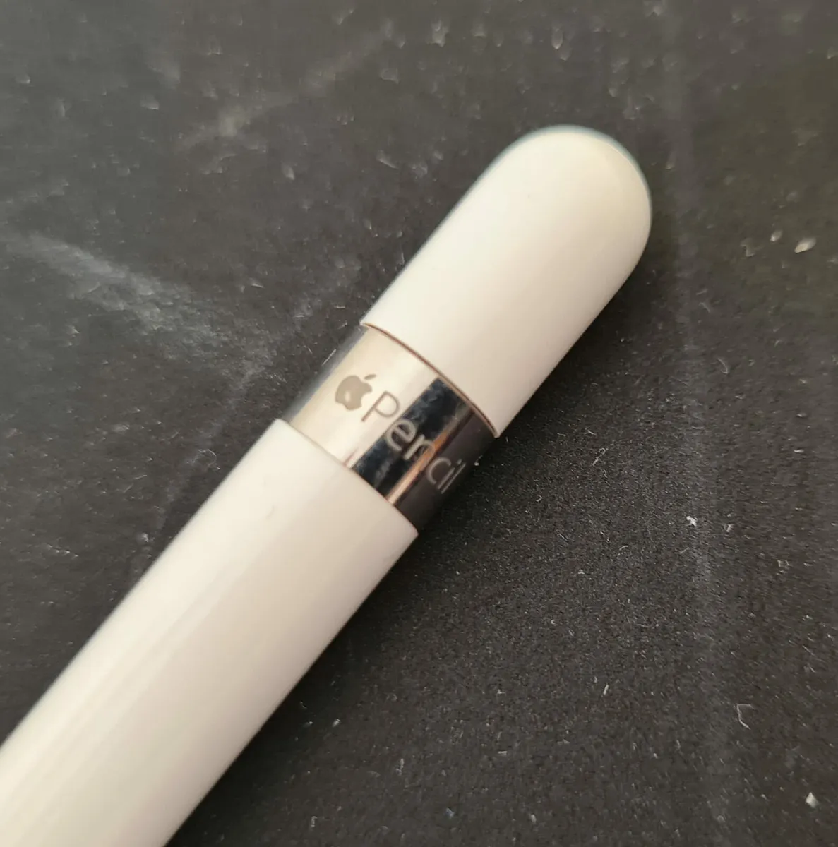 2016 iPad Pro 256 GB (9.7-inch, Wi-Fi + Cellular) - Image 2