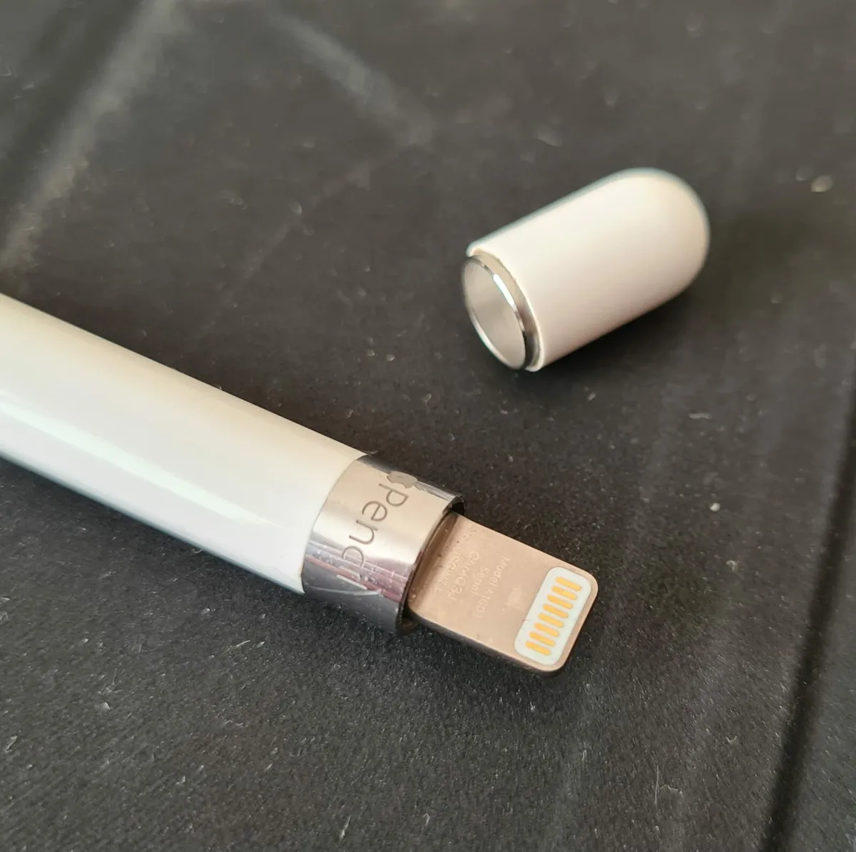 2016 iPad Pro 256 GB (9.7-inch, Wi-Fi + Cellular) - Image 3