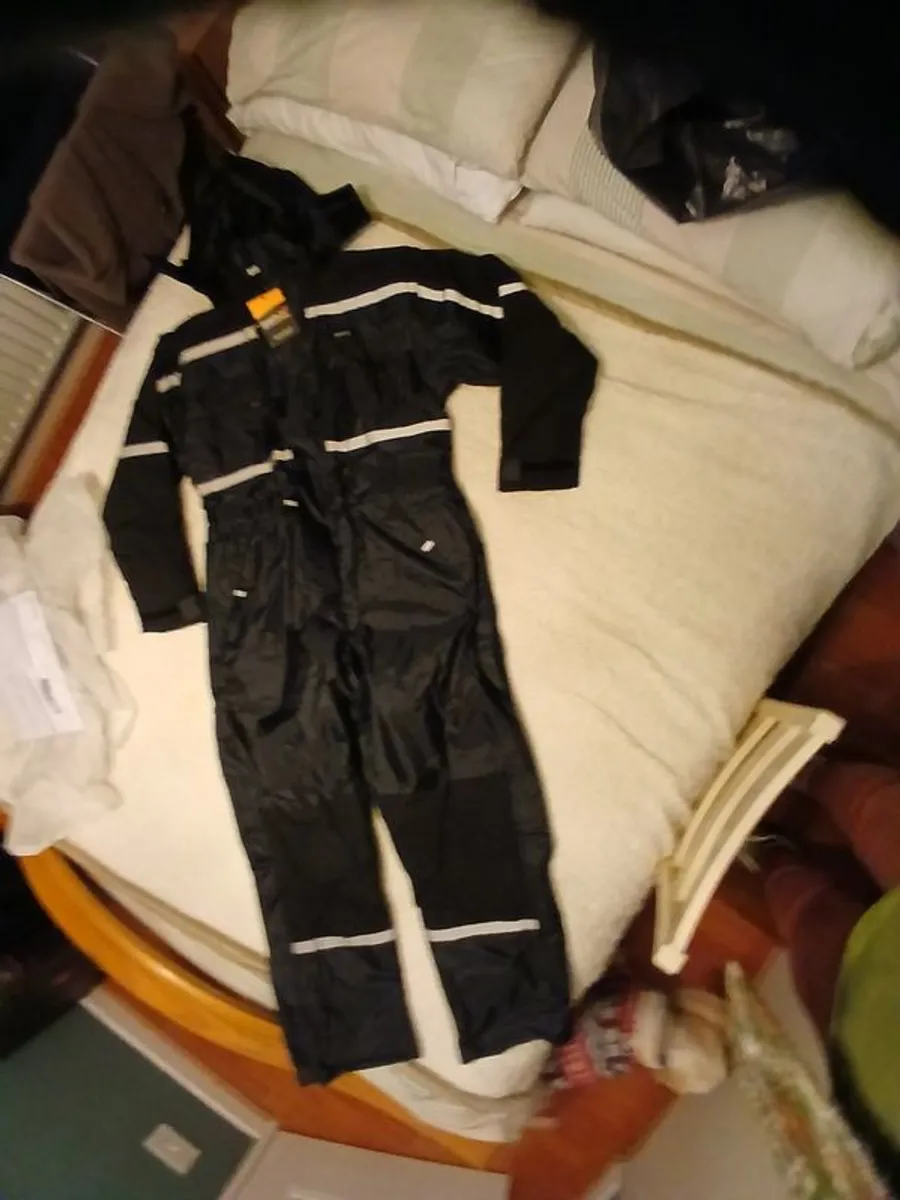 Regatta TRA225 Pro waterproof coverall - Image 2