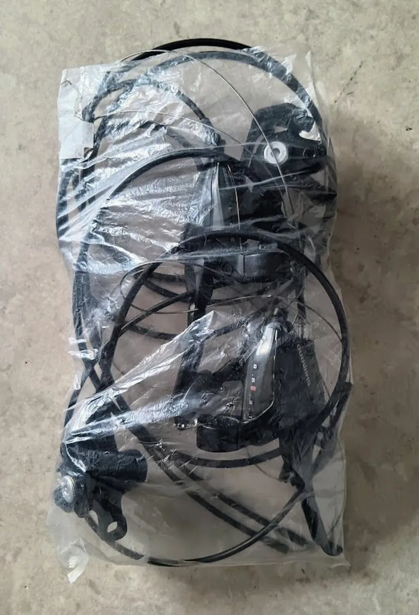 Bike disc breaks and gear levers - Image 1