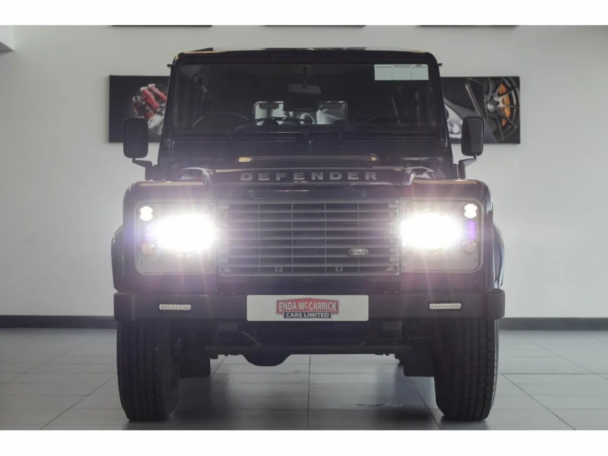 Land Rover Defender 2.2 TD XS COMMERCIAL 2 SEAT - Image 4