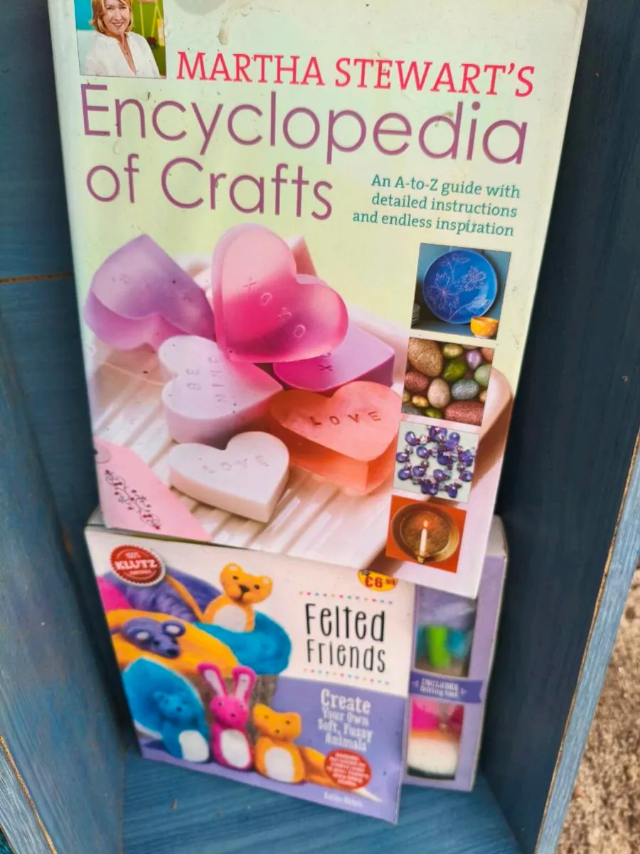 Lots crochet,cross stitch, magazines all new , - Image 1