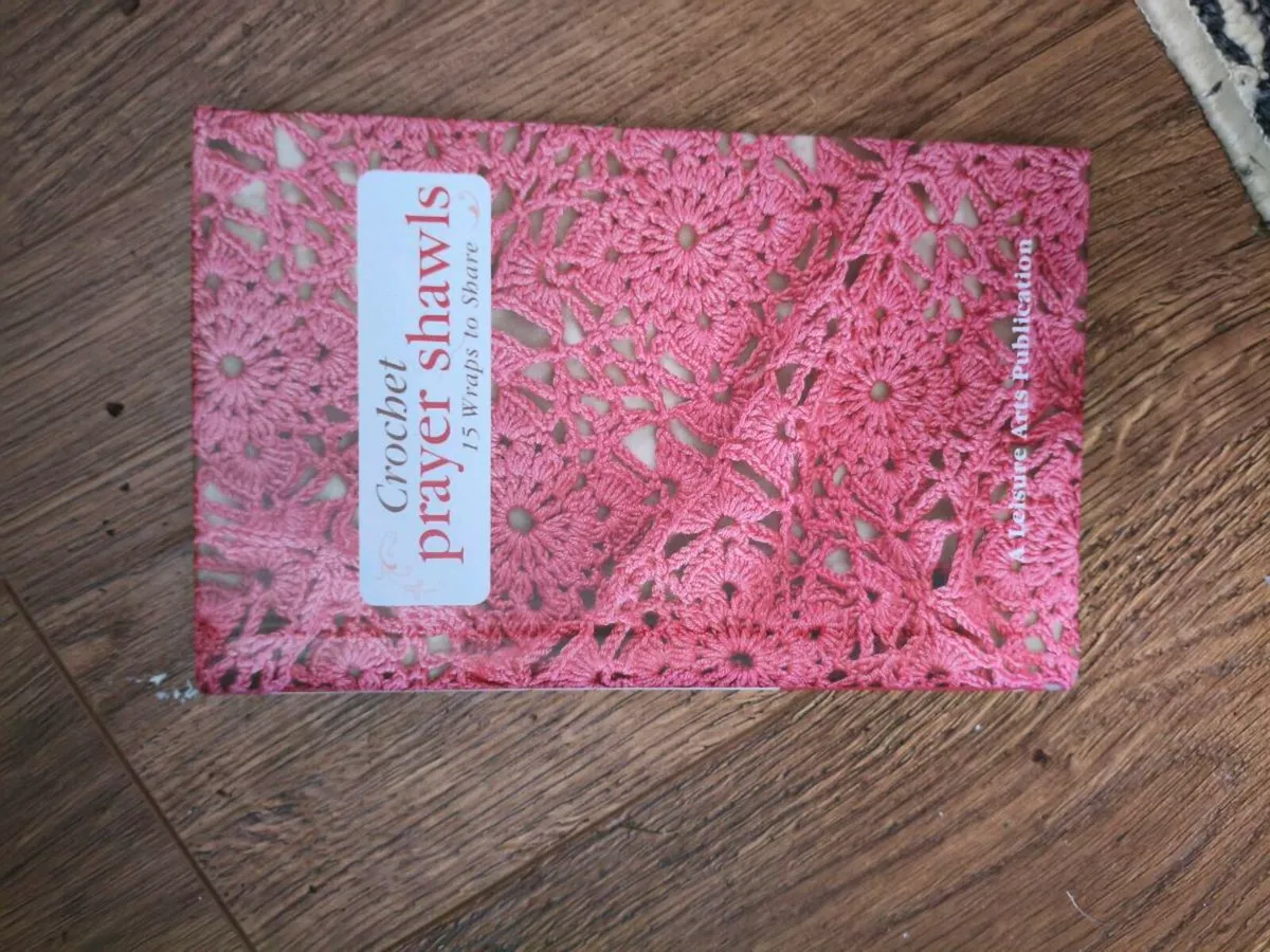 Lots crochet,cross stitch, magazines all new , - Image 4