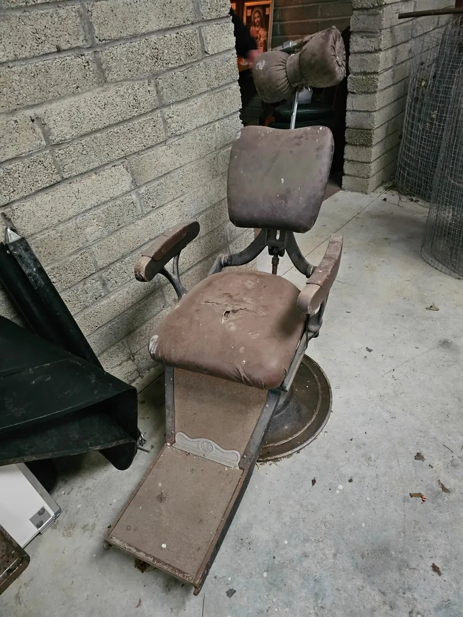 Antique DMC Dentist’s Chair – Early 20th Century - Image 2