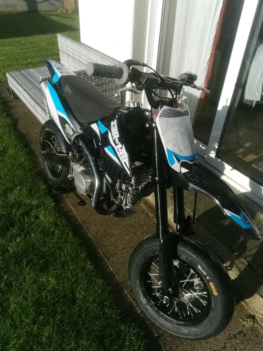 Stomp z3r-140

Pit bike - Image 2