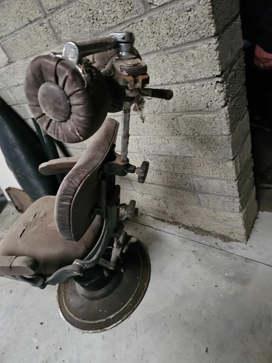 Antique DMC Dentist’s Chair – Early 20th Century - Image 3