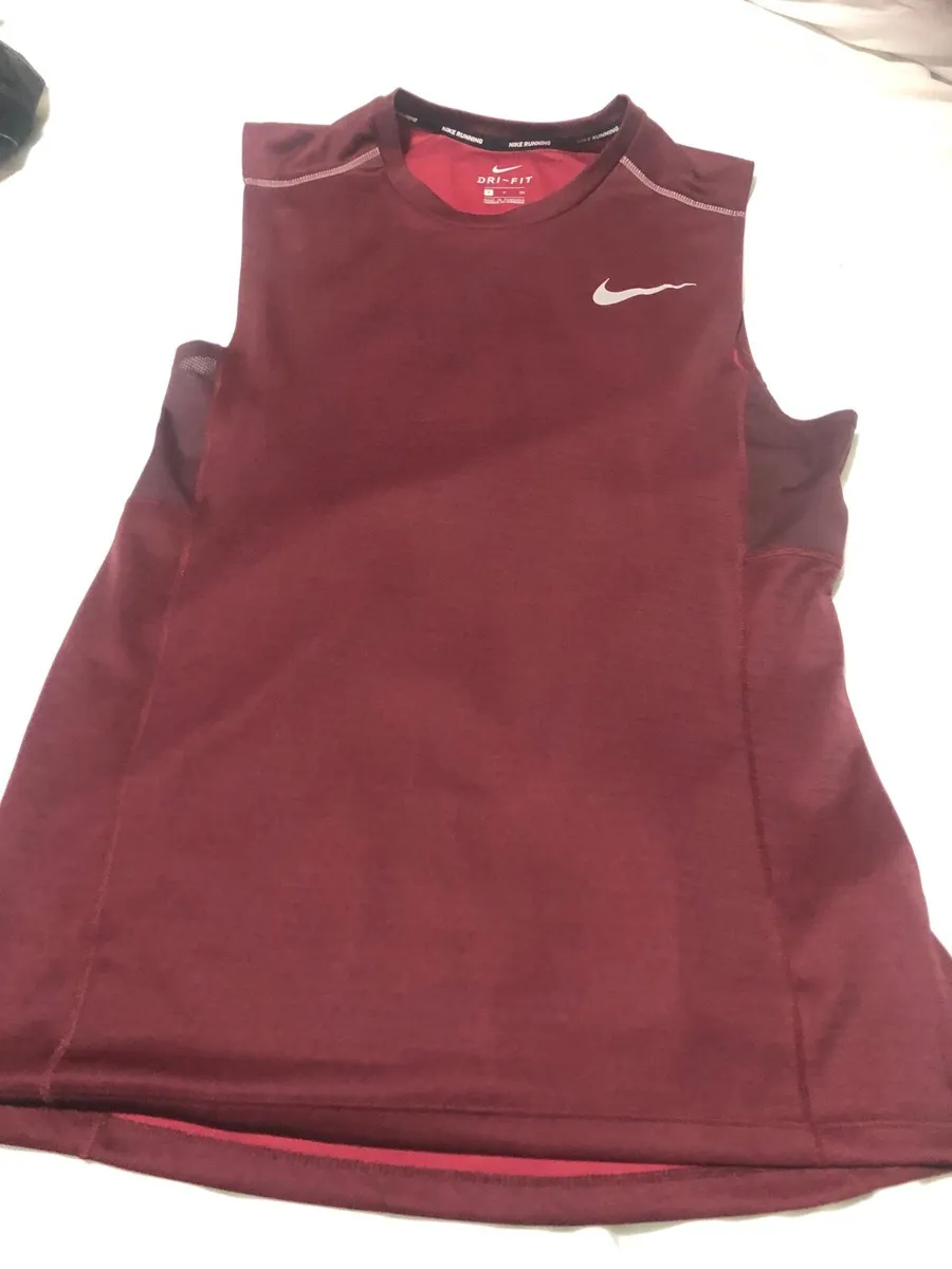 Mens Nike vest top size S €15 - Image 1
