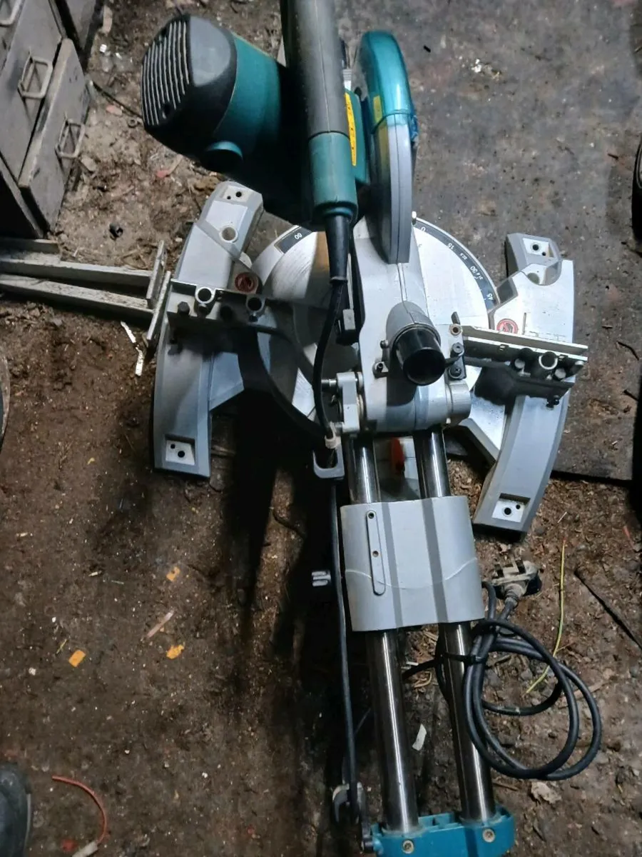 Big Makita meteorsaw working perfect small grind i - Image 3