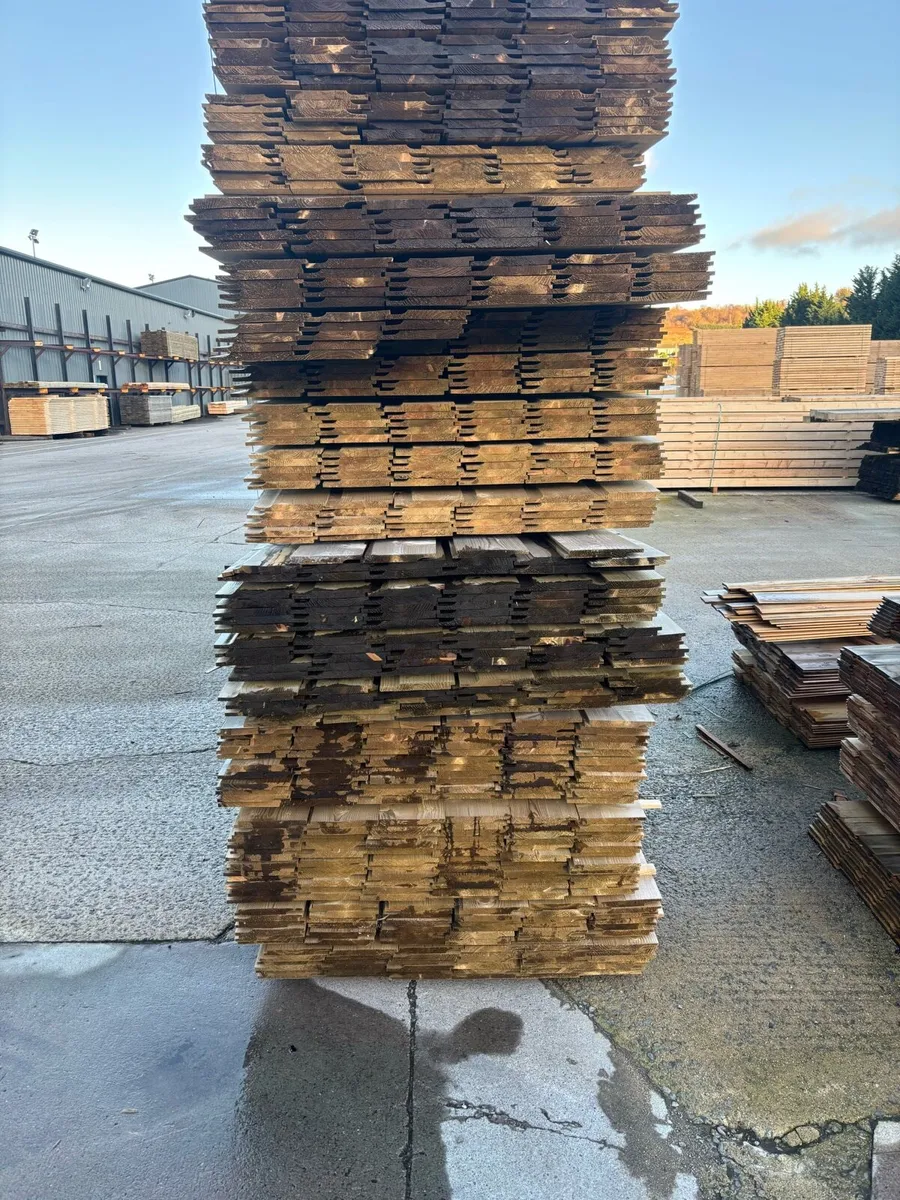Shiplap and tongue & grooved boarding 9 x pallets - Image 1